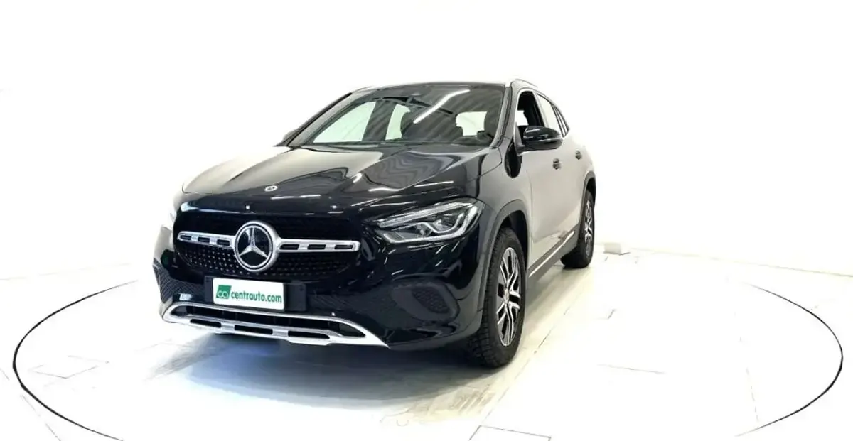 Usata Mercedes GLA220 190 CV (139 kW) 2023 Nero SUV
