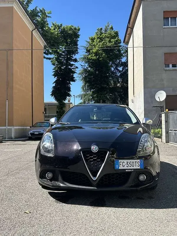 Usado Alfa Romeo Giulietta Super 120 CV (88 kW) 2017 Negro Utilitario