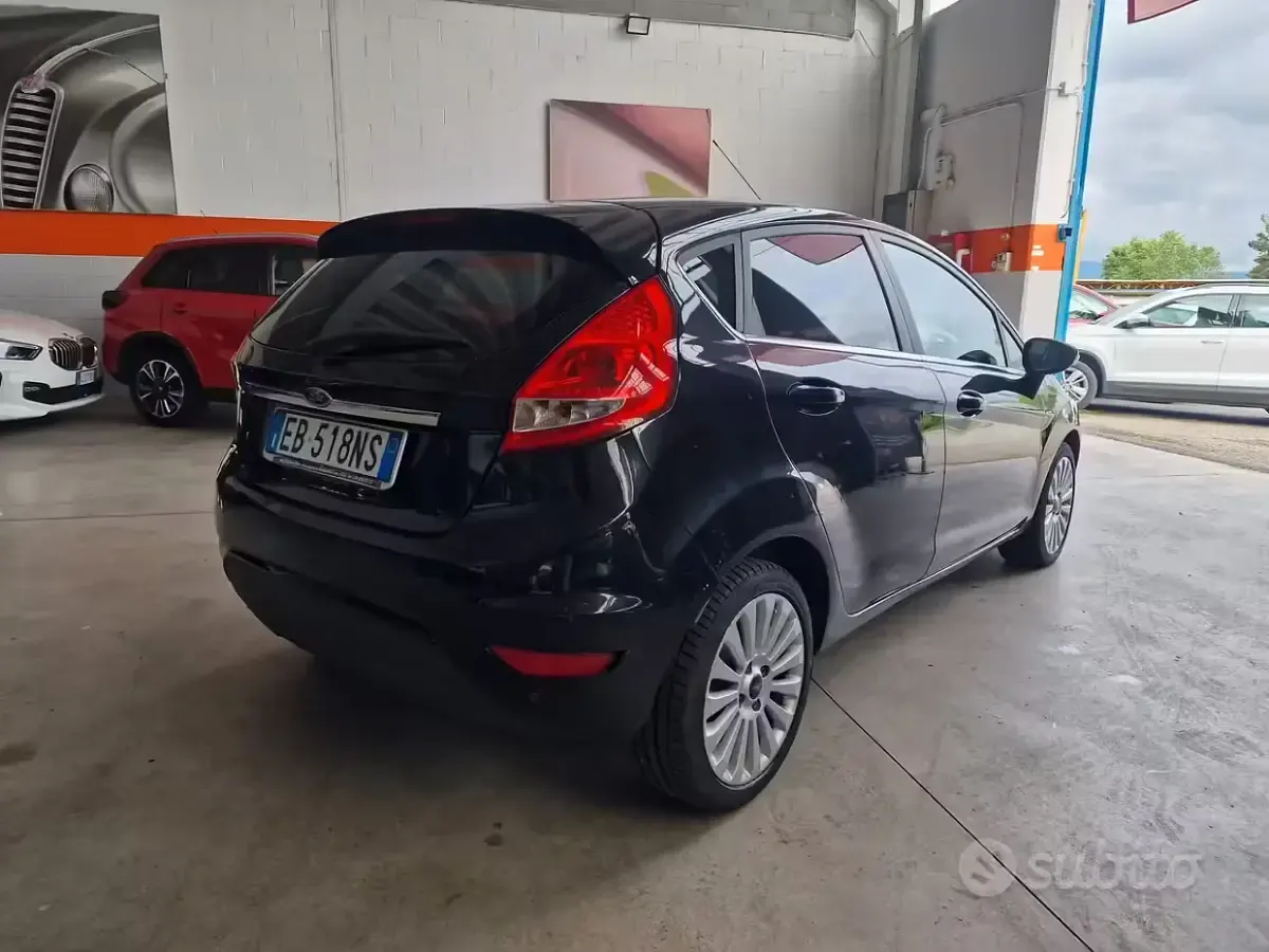 Gebraucht Ford Fiesta Titanium 95 PS (69 kW) 2010 Schwarz Limousine
