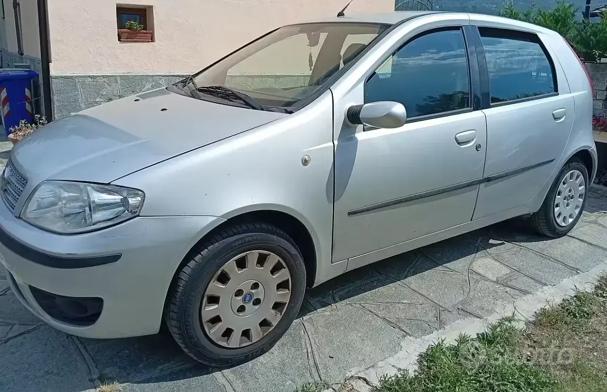 Usata Fiat Punto 60 CV (44 kW) 2007 Utilitaria
