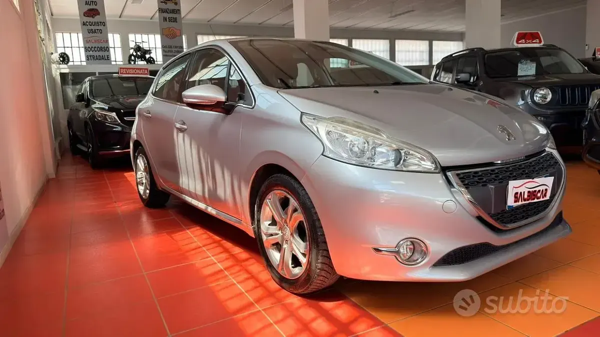 Usata Peugeot 208 Active 82 CV (60 kW) 2013 Grigio Utilitaria