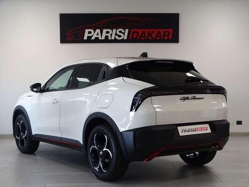 Usata Alfa Romeo Junior Edizione Speciale 136 CV (100 kW) 2024 Bianco pastello SUV