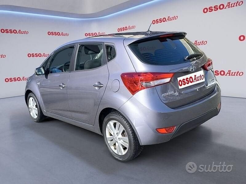 Usata Hyundai ix20 Comfort 90 CV (66 kW) 2014 Grigio Utilitaria