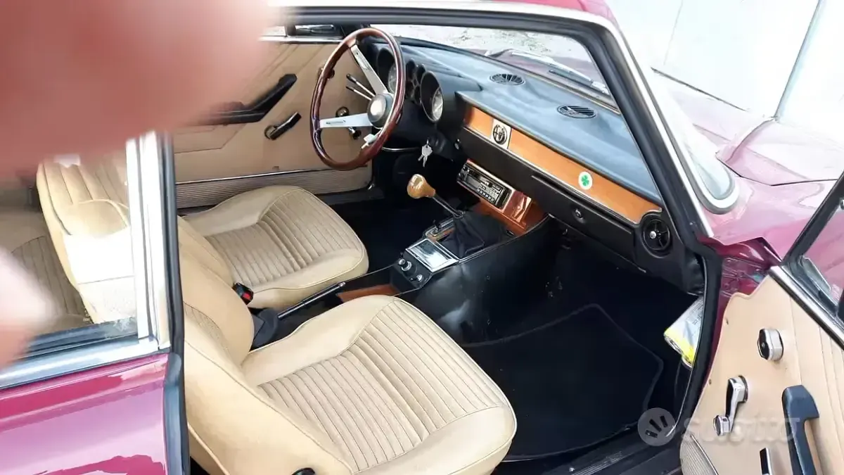 Usata Alfa Romeo GT Veloce 109 CV (80 kW) 1970 Rosso Coupé