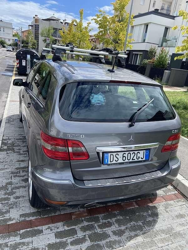 Usata Mercedes B200 140 CV (102 kW) 2008 Grigio Monovolume