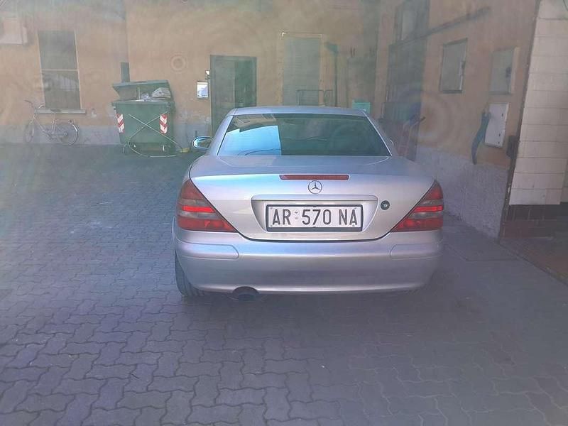 Usata Mercedes SLK200 192 CV (141 kW) 1998 Argento Cabrio