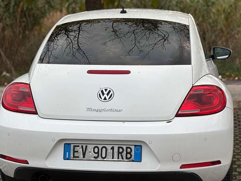 Usata VW Beetle Design 105 CV (77 kW) 2014 Bianco Utilitaria