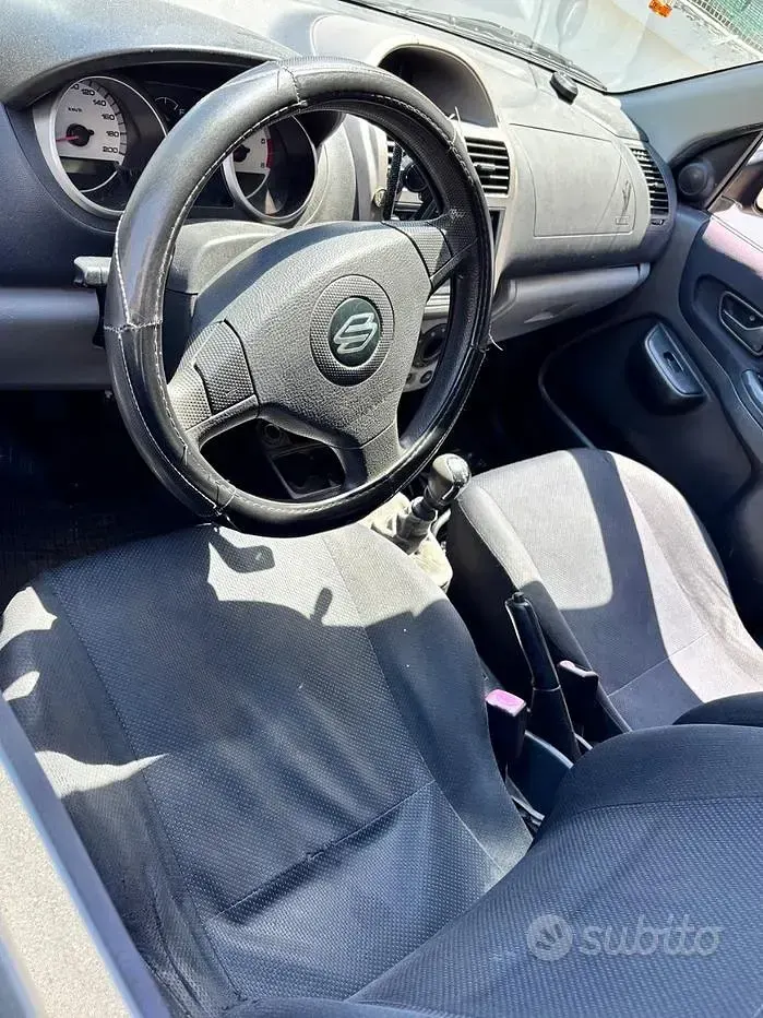 Usata Suzuki Ignis 69 CV (50 kW) 2005 Nero Utilitaria