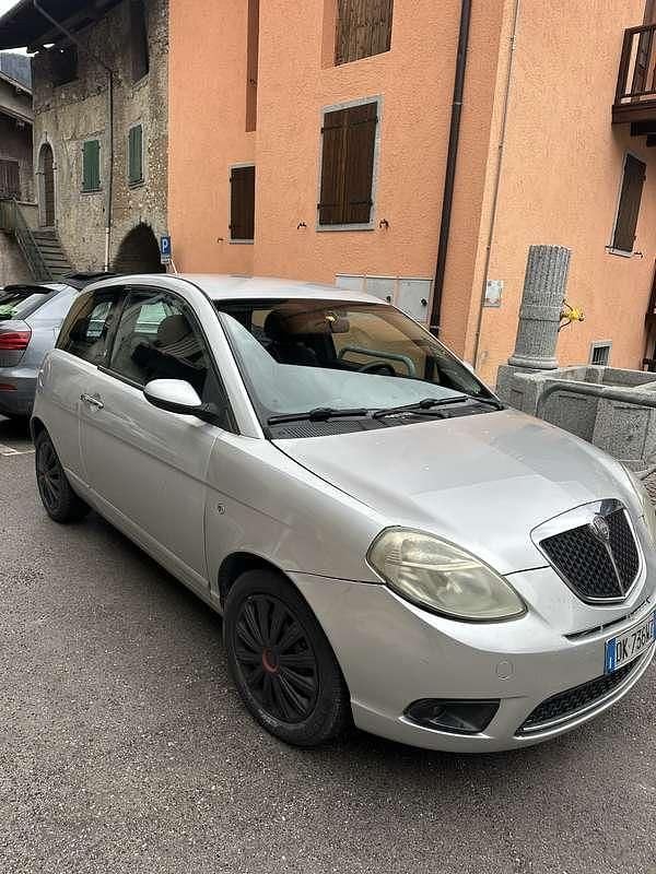 Usata Lancia Ypsilon 60 CV (44 kW) 2007 Grigio Utilitaria