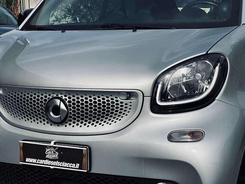 Usata Smart ForTwo Coupé Superpassion 71 CV (52 kW) 2019 Grigio Coupé