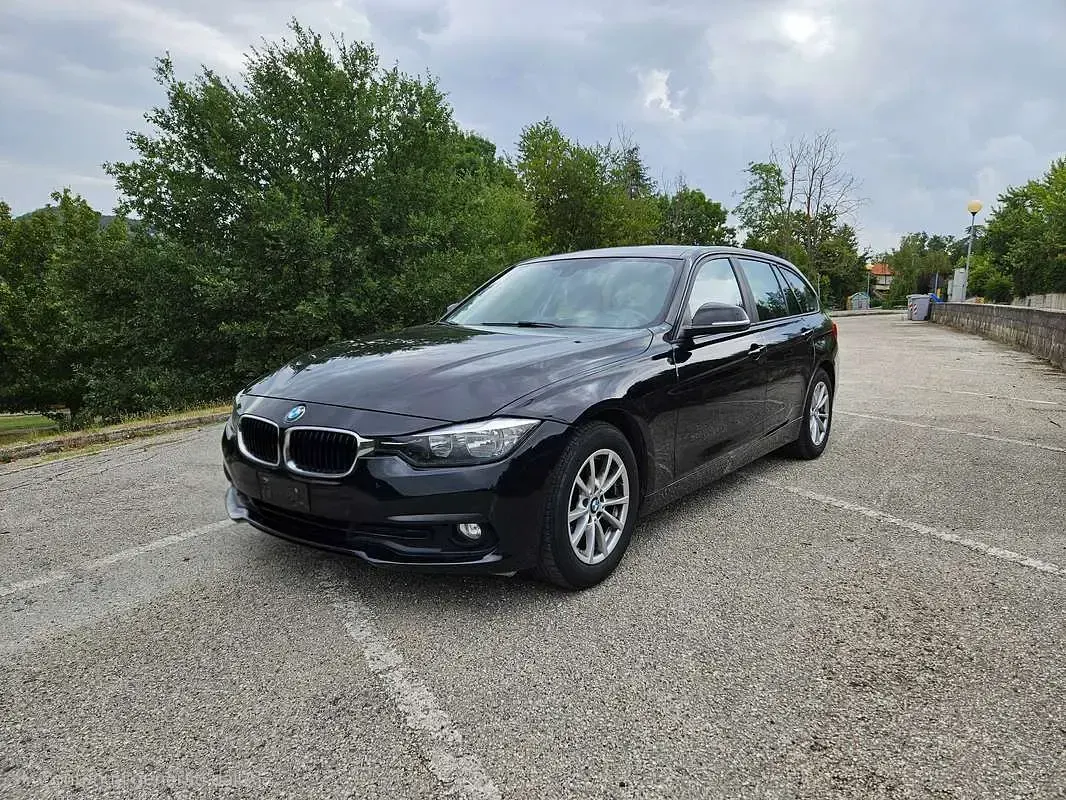 Usata BMW 318 Advantage 150 CV (110 kW) 2017 Nero Station wagon