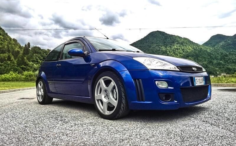 Usata Ford Focus RS 215 CV (158 kW) 2003 Blu Utilitaria