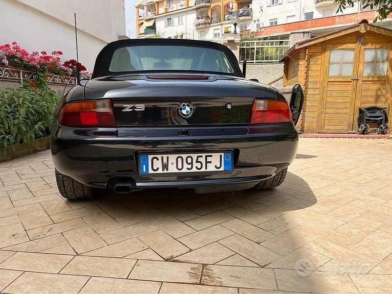 Usata BMW Z3 Efficient Dynamics 140 CV (102 kW) 1998 Nero Cabrio