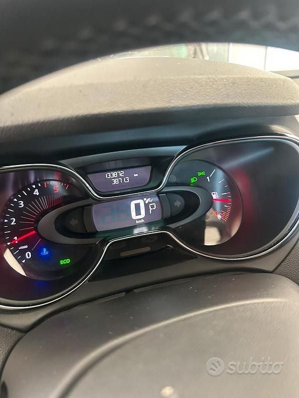 Usata Renault Captur 110 CV (80 kW) 2018 Grigio SUV