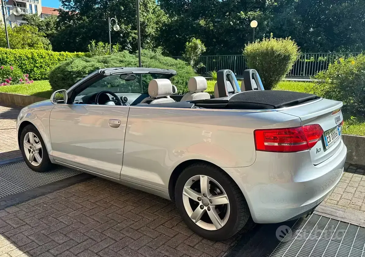 Usata Audi A3 Cabriolet Sport 140 CV (102 kW) 2010 Grigio Cabrio