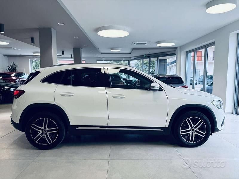 Usata Mercedes GLA180 AMG 117 CV (86 kW) 2023 Bianco SUV