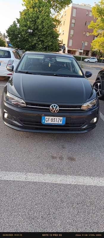 Usata 2021 VW Polo Comfortline Tre volumi | 14.000 € (Buon prezzo) - Immagine 1/4