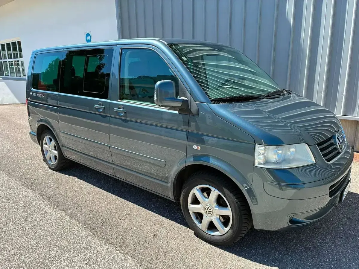 Usata VW Multivan 131 CV (96 kW) 2008 Blu/azzurro Monovolume