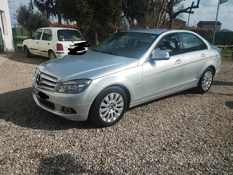 Usata Mercedes C220 Avantgarde 170 CV (125 kW) 2008 Argento Berlina