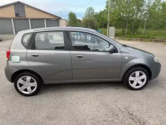 Usata Chevrolet Kalos SX 72 CV (52 kW) 2008 Grigio Berlina