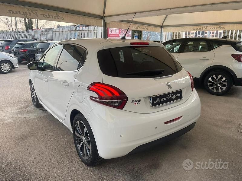 Usata Peugeot 208 Allure 82 CV (60 kW) 2018 Bianco Utilitaria