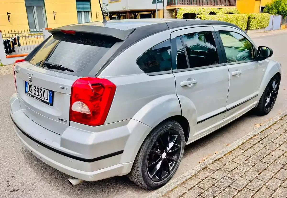 Usata Dodge Caliber SXT 140 CV (102 kW) 2008 Grigio Utilitaria