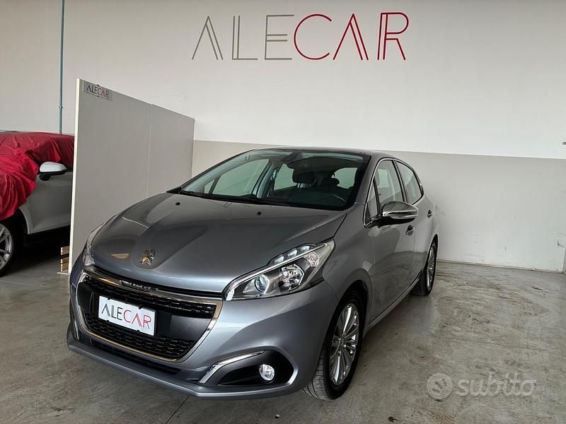 Usata Peugeot 208 Allure 83 CV (61 kW) 2019 Grigio Utilitaria