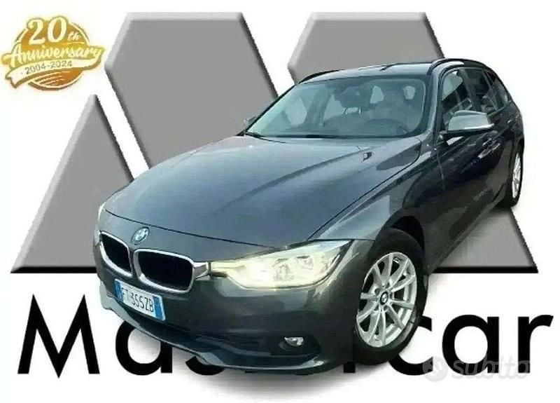 Black sapphire (metallizzato) Usata 2019 BMW 318 Advantage Station wagon | 9800 € (Super prezzo) - Immagine 1/4