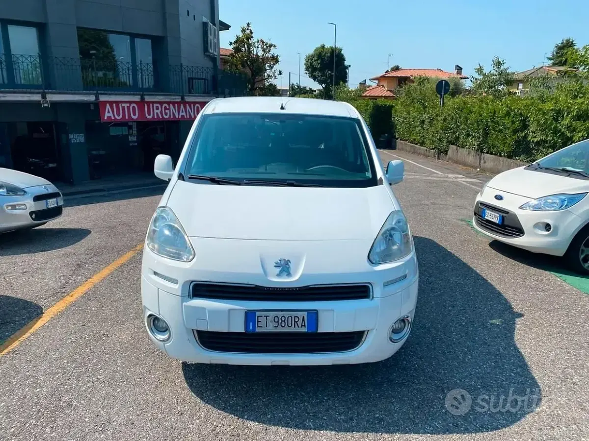 Usata Peugeot Partner Tepee Outdoor 120 CV (88 kW) 2014 Bianco Monovolume