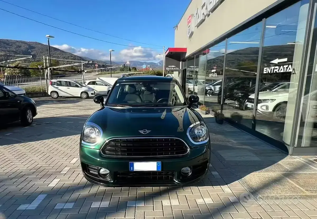 Usata Mini One D Countryman Business 116 CV (85 kW) 2019 Verde SUV