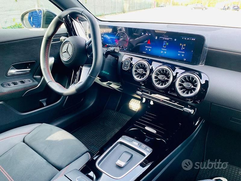 Usata Mercedes A200 AMG Line Premium Plus 150 CV (110 kW) 2025 Nero Berlina