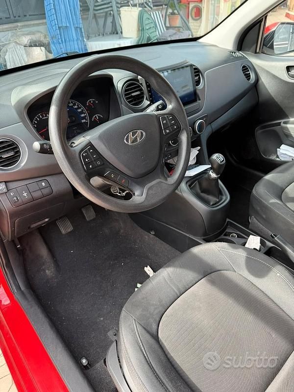 Usata Hyundai i10 69 CV (50 kW) 2019 Rosso Utilitaria