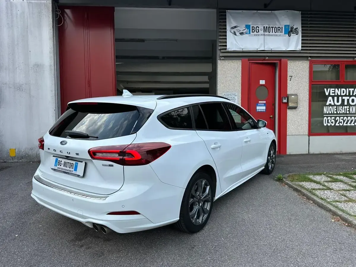 Usata Ford Focus ST-Line 125 CV (91 kW) 2023 Bianco Station wagon