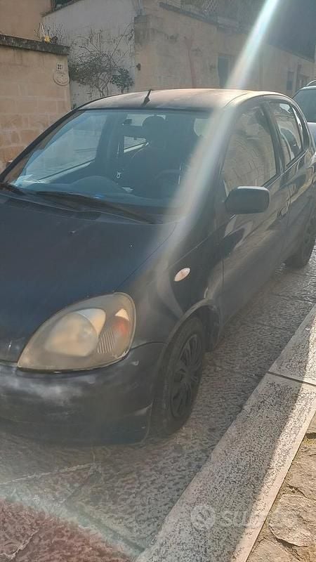 Usata Toyota Yaris 2003 Blu Utilitaria