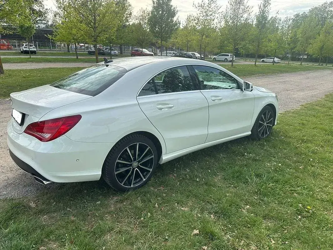 Usata Mercedes CLA180 122 CV (89 kW) 2016 Bianco Berlina