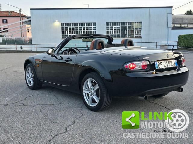 Usata Mazda MX5 131 CV (96 kW) 2008 Nero Cabrio
