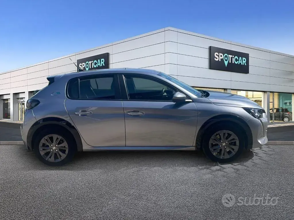 Usata Peugeot 208 Active 56 kW (77 CV) 2021 Grigio Utilitaria