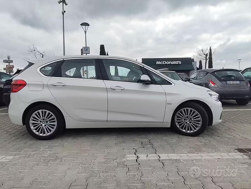 Usata BMW 220 Luxury Line 190 CV (139 kW) 2016 Bianco Monovolume