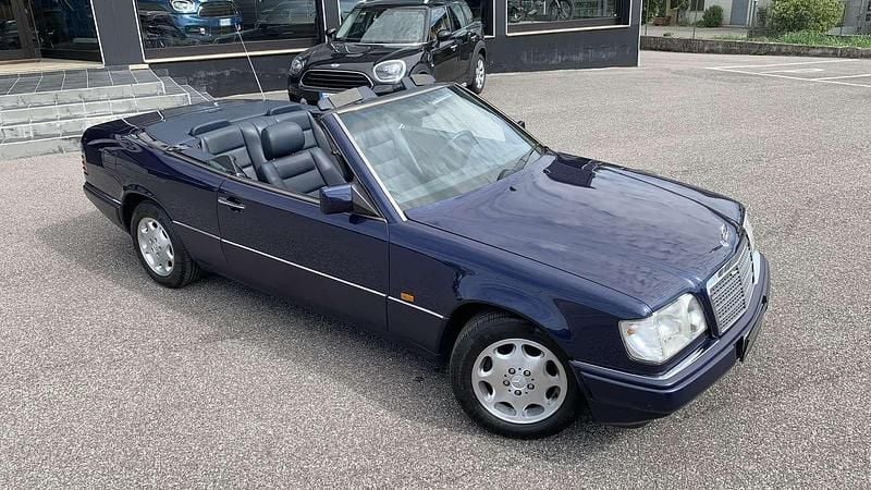 Usata Mercedes 200 136 CV (100 kW) 1995 Blu/azzurro Cabrio