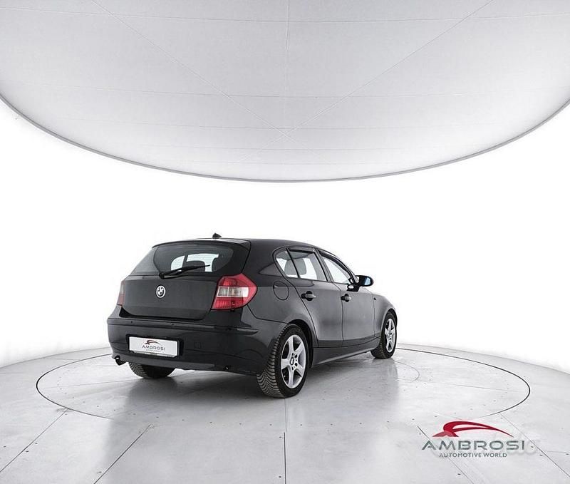 Usata BMW 120 163 CV (119 kW) 2008 Nero Utilitaria