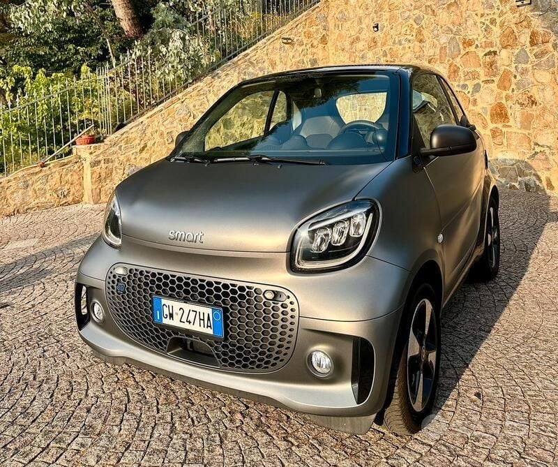 Usata Smart ForTwo Electric Drive Passion 41 kW (56 CV) 2023 Grigio Coupé