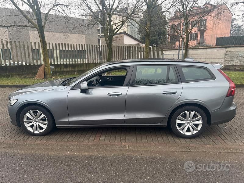 Usata Volvo V60 Business Edition 150 CV (110 kW) 2020 Grigio Station wagon