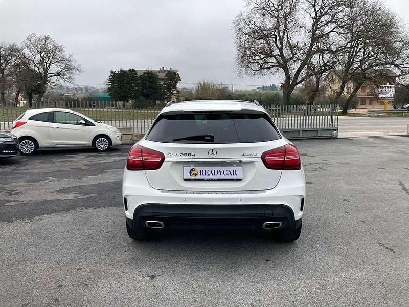 Usata Mercedes GLA200 Premium 136 CV (100 kW) 2019 Bianco SUV