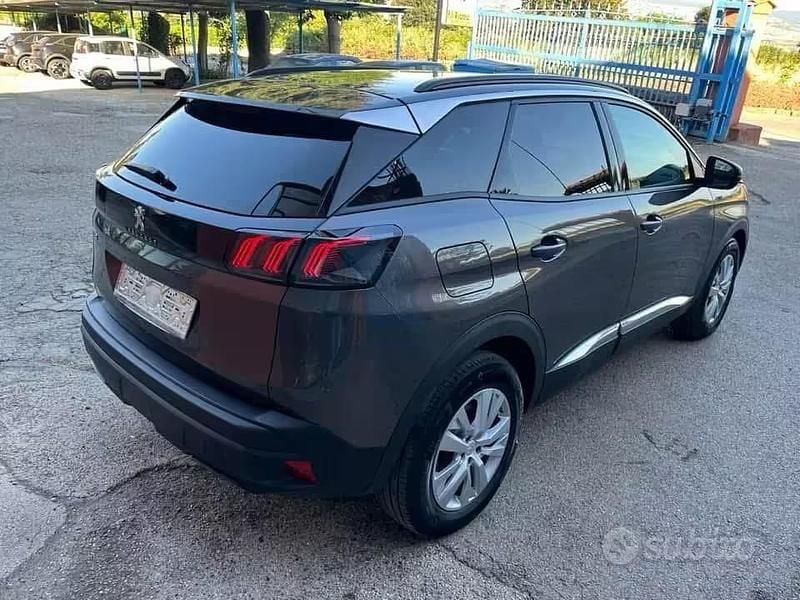 Begagnad Peugeot 3008 Style 131 HK (96 kW) 2022 Grå SUV