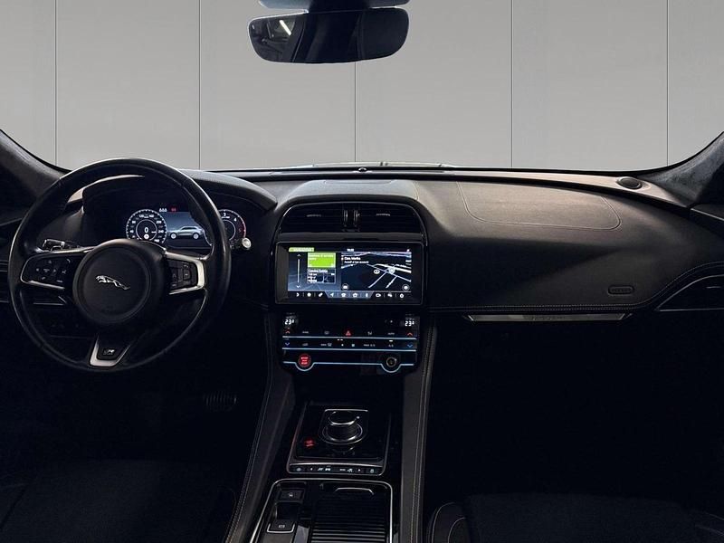 Usata Jaguar F-Pace R-Sport 241 CV (177 kW) 2020 Carphatian grey SUV