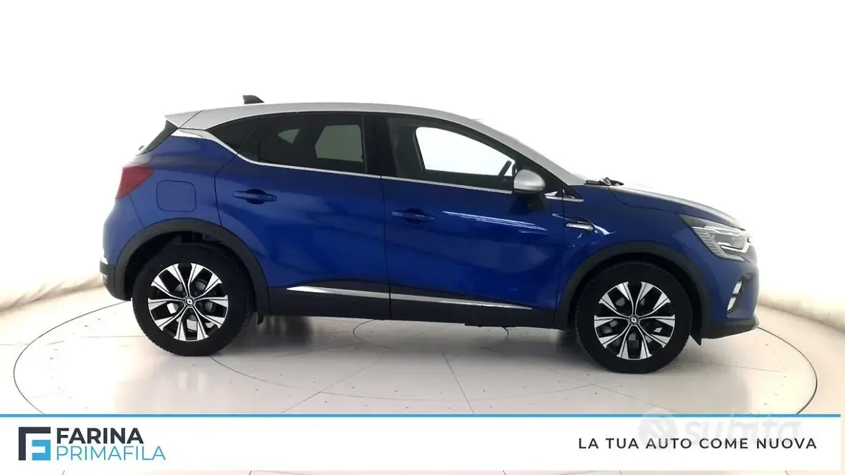 Usata Renault Captur Techno 91 CV (66 kW) 2024 Blu tetto grigio chiaro SUV
