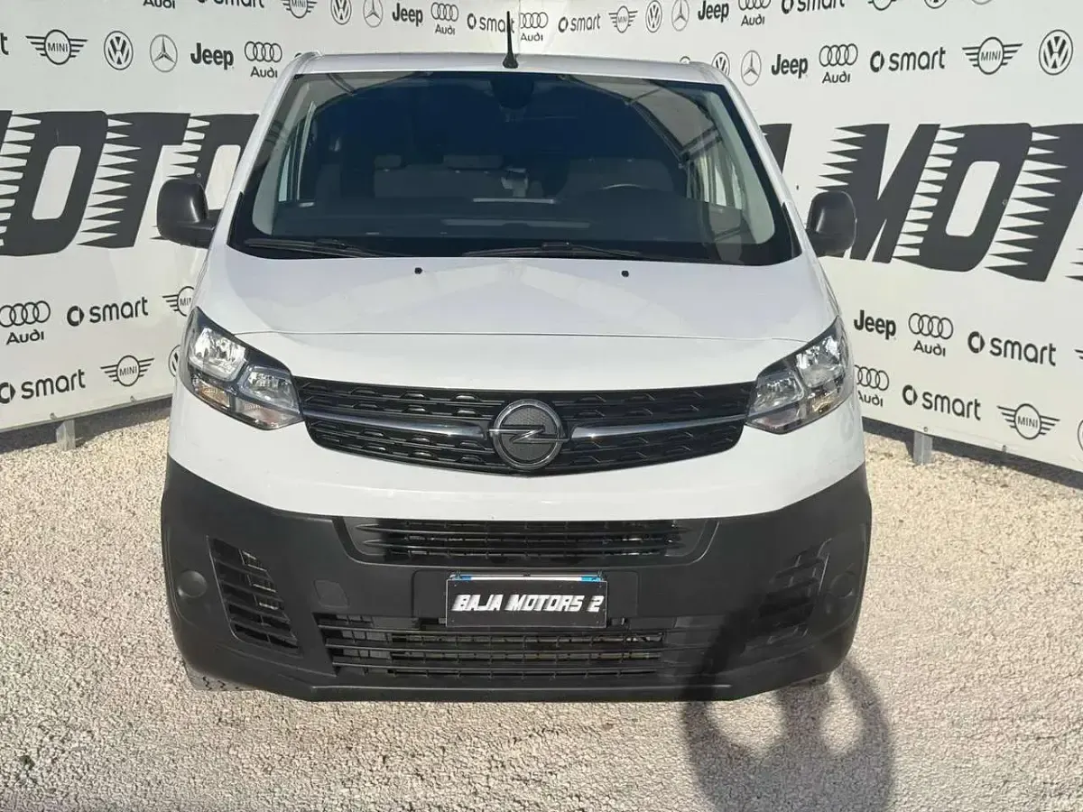 Usata Opel Vivaro Enjoy Plus 120 CV (88 kW) 2022 Bianco Monovolume
