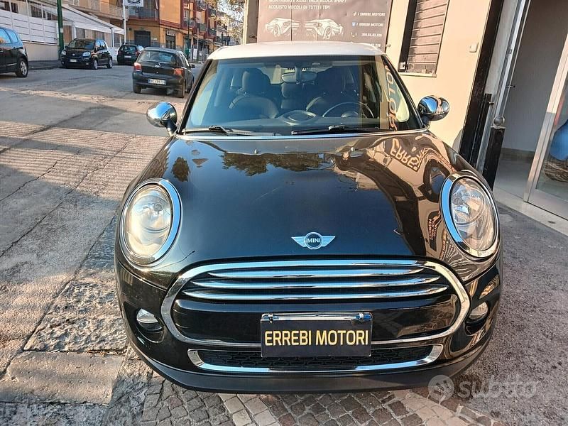 Usata Mini Cooper D 115 CV (84 kW) 2014 Nero Utilitaria