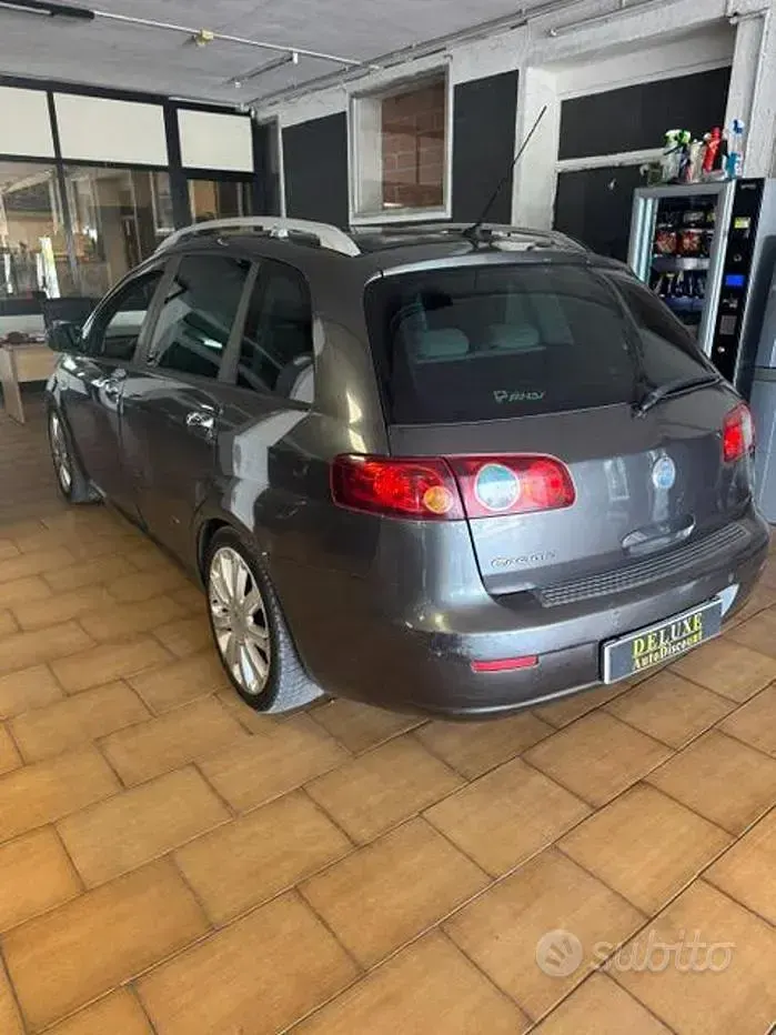 Usata Fiat Croma Active 150 CV (110 kW) 2006 Marrone Station wagon
