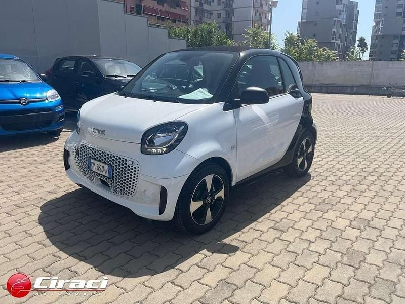 Nero Usata 2023 Smart ForTwo Coupé Passion Utilitaria | 12.500 € (Ottimo prezzo) - Immagine 1/4